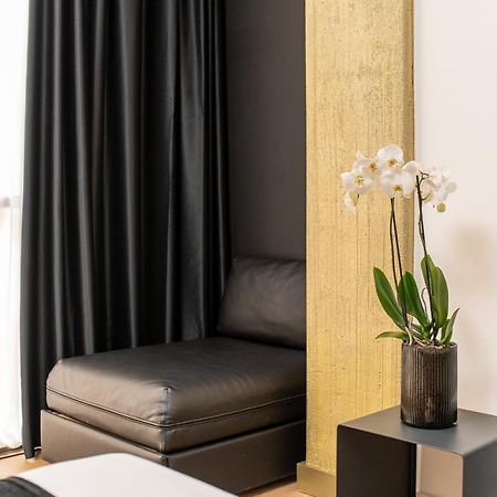 Plebiscito Boutique Rooms Napoli Bagian luar foto