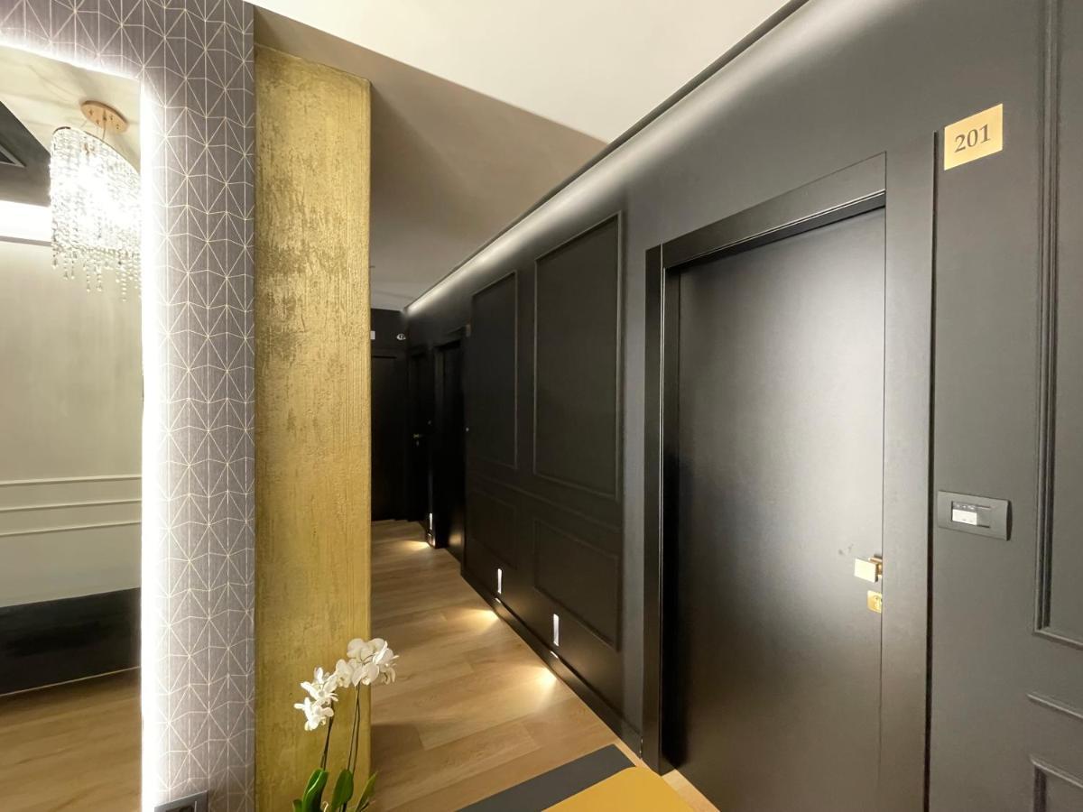 Plebiscito Boutique Rooms Napoli Bagian luar foto
