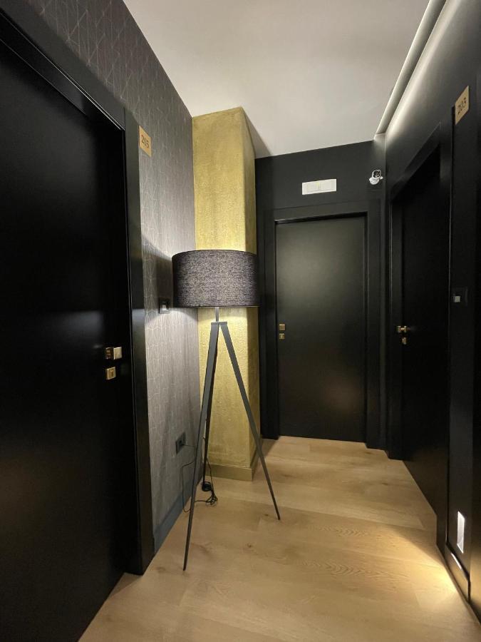 Plebiscito Boutique Rooms Napoli Bagian luar foto