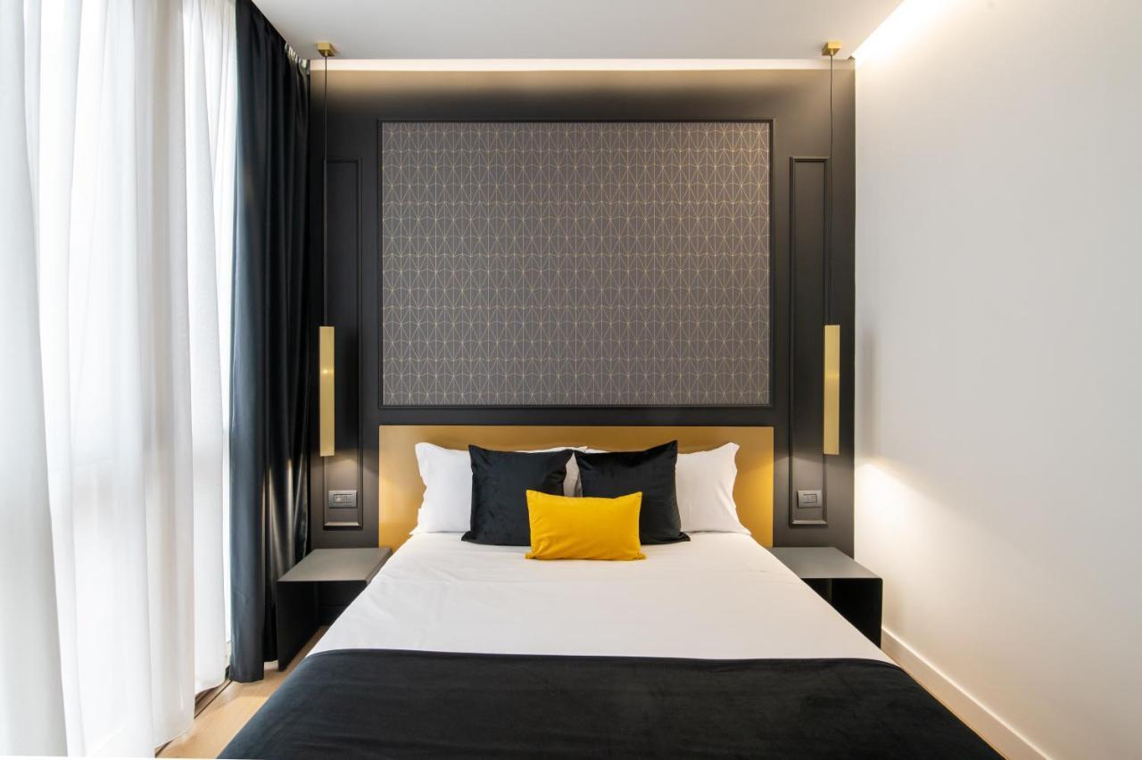 Plebiscito Boutique Rooms Napoli Bagian luar foto