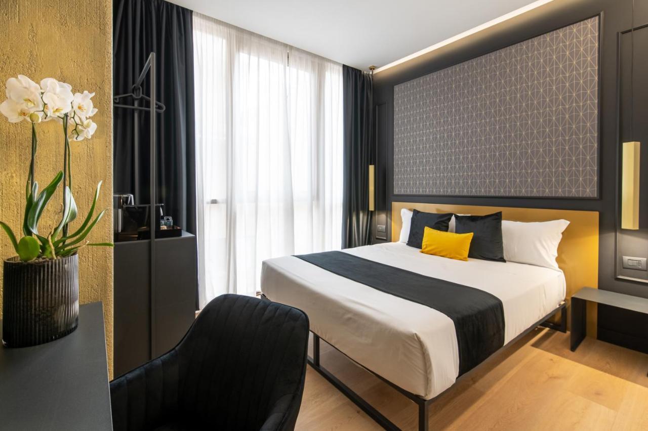 Plebiscito Boutique Rooms Napoli Bagian luar foto