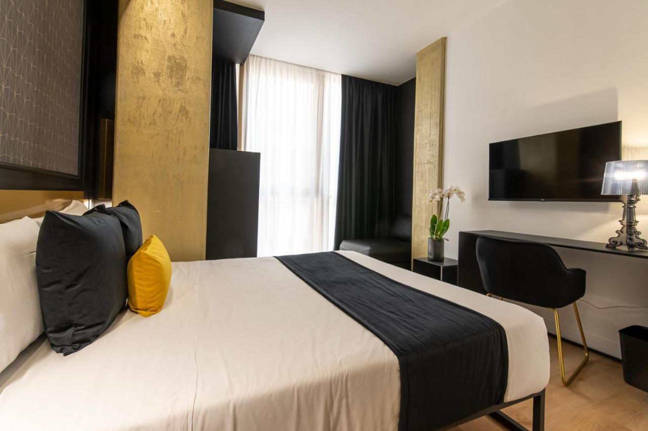 Plebiscito Boutique Rooms Napoli Bagian luar foto