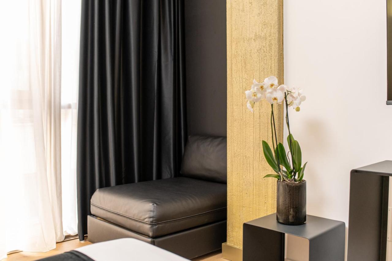 Plebiscito Boutique Rooms Napoli Bagian luar foto