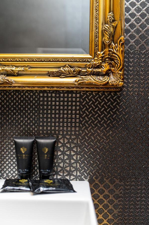 Plebiscito Boutique Rooms Napoli Bagian luar foto