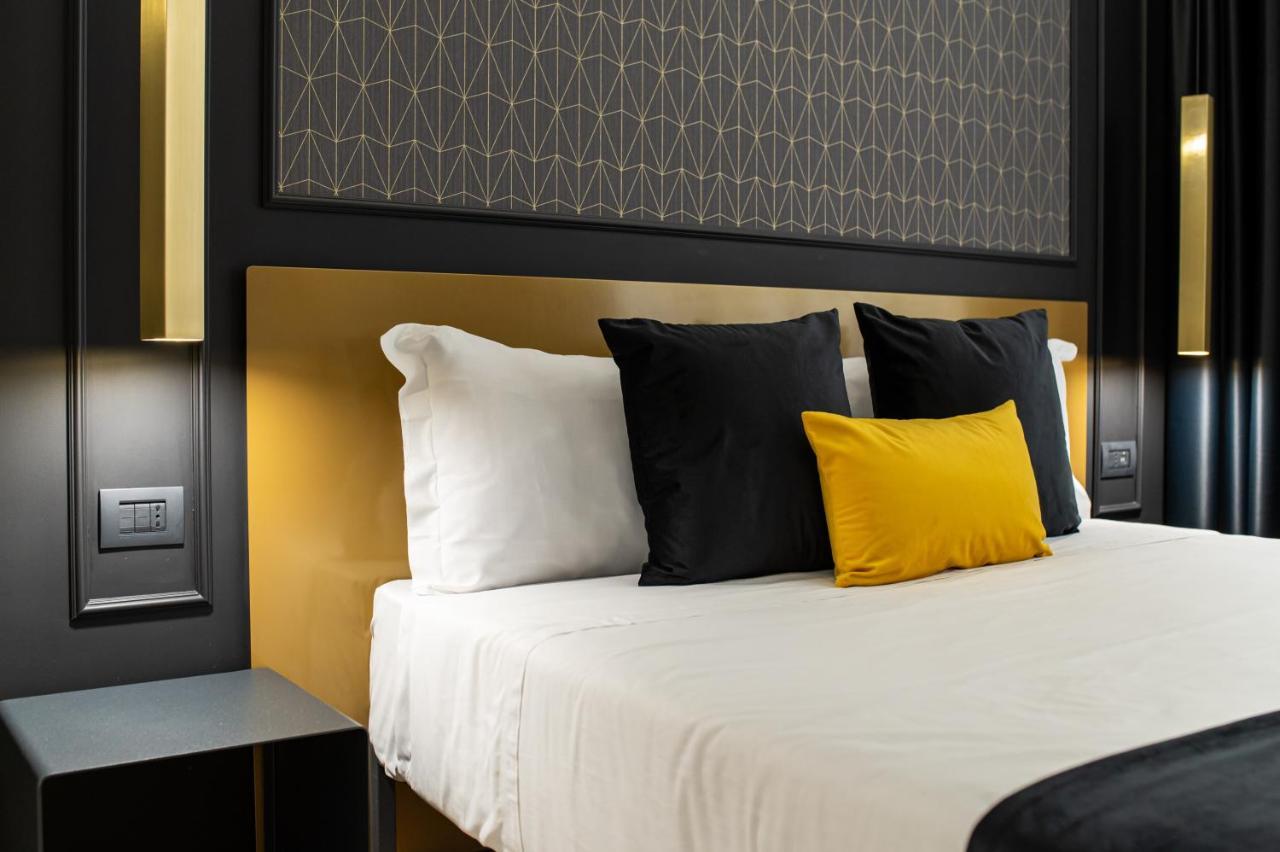 Plebiscito Boutique Rooms Napoli Bagian luar foto