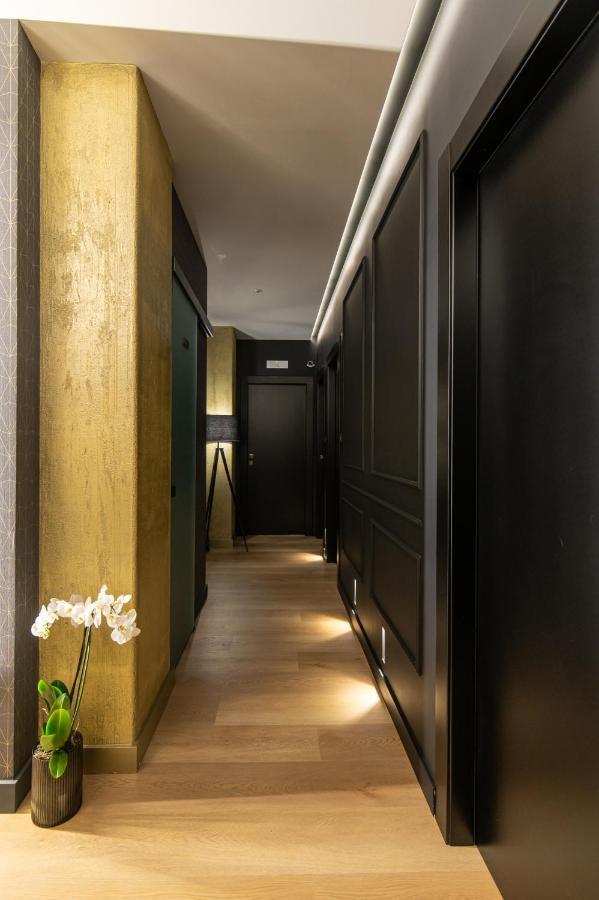 Plebiscito Boutique Rooms Napoli Bagian luar foto