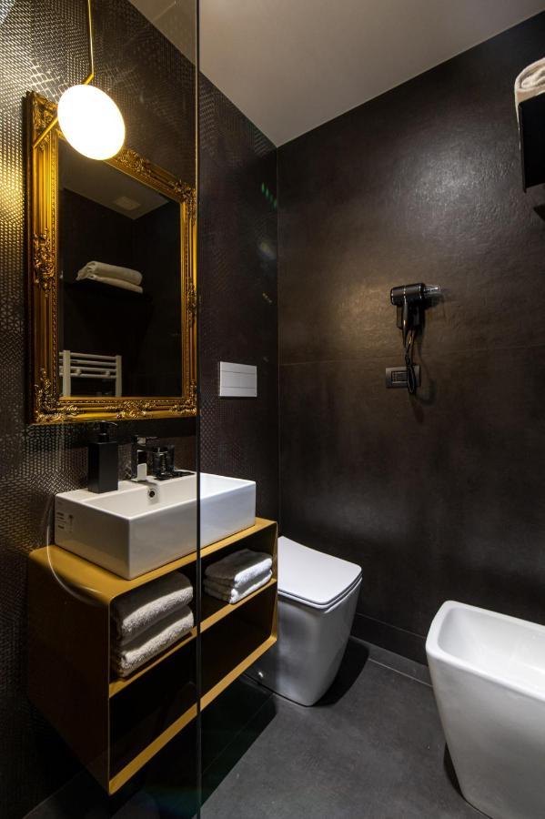 Plebiscito Boutique Rooms Napoli Bagian luar foto
