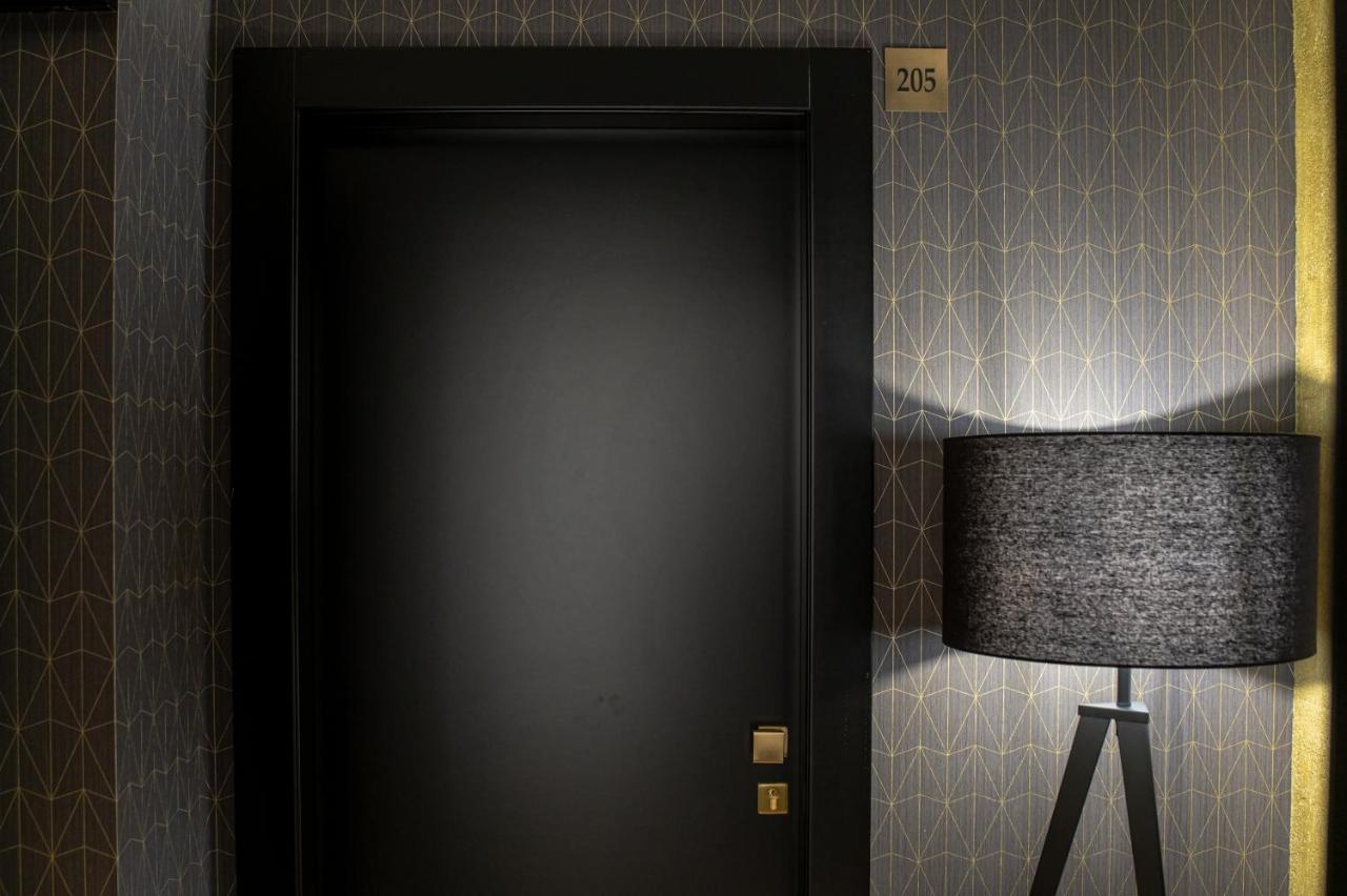 Plebiscito Boutique Rooms Napoli Bagian luar foto