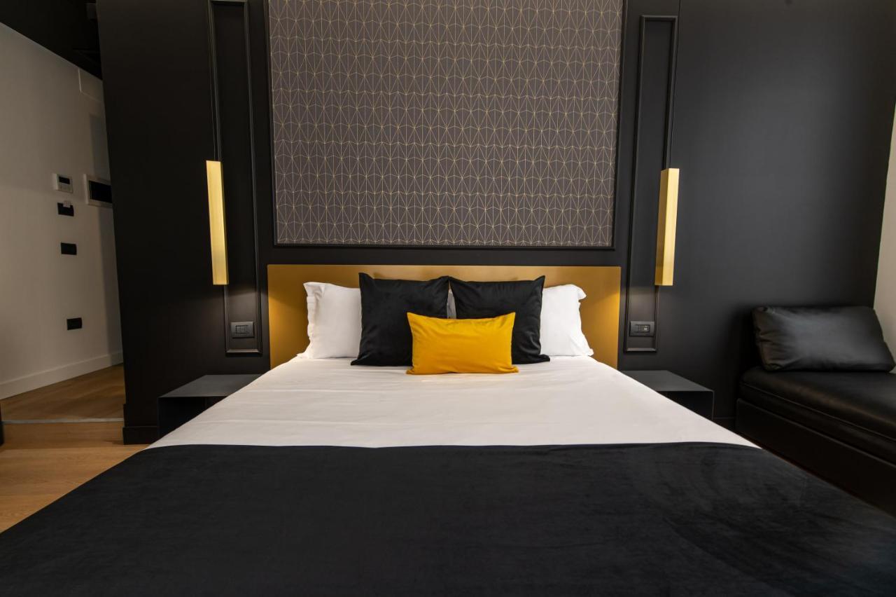 Plebiscito Boutique Rooms Napoli Bagian luar foto
